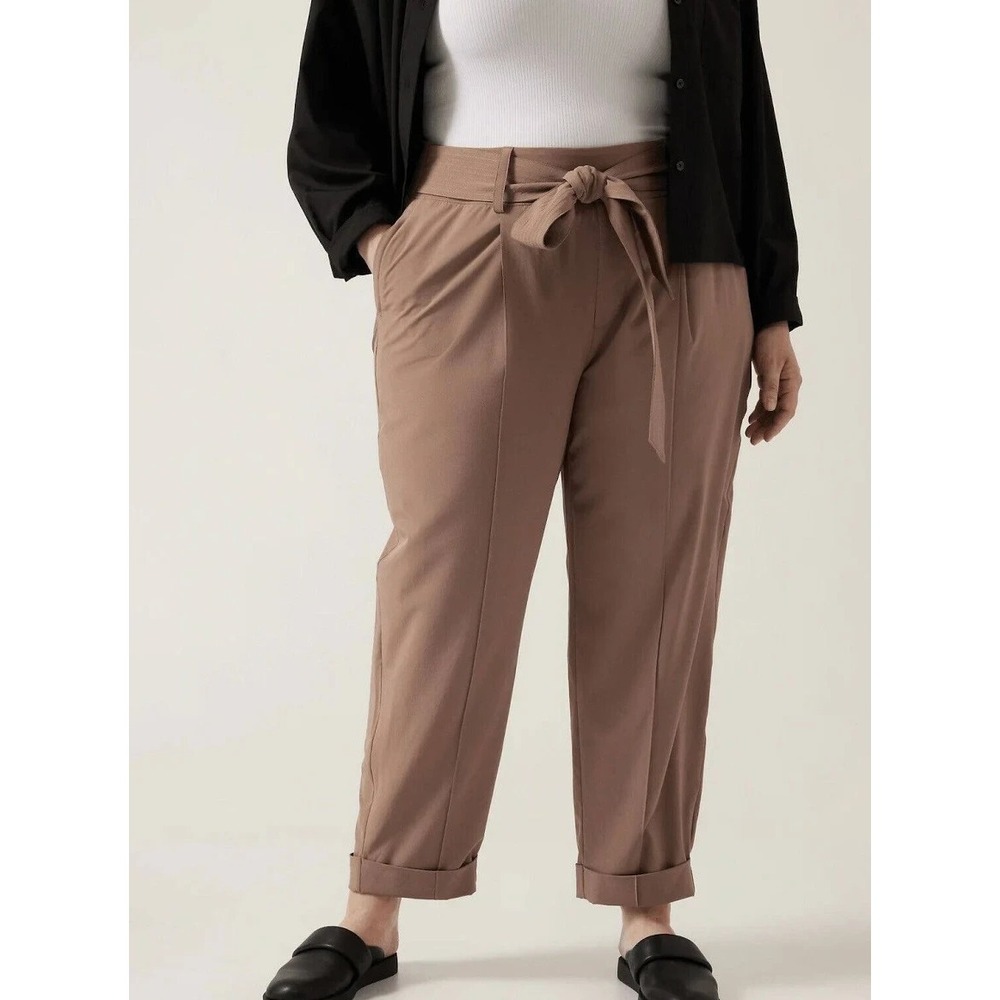 Athleta Cardiff Pant in Rustic‎ Beige Size 20 Belted Pintuck Pockets